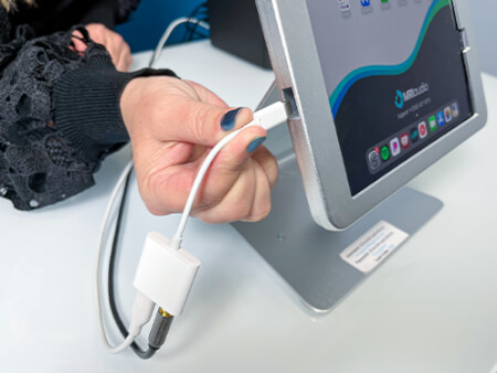 unplug and plug back in the ipad connecting kit